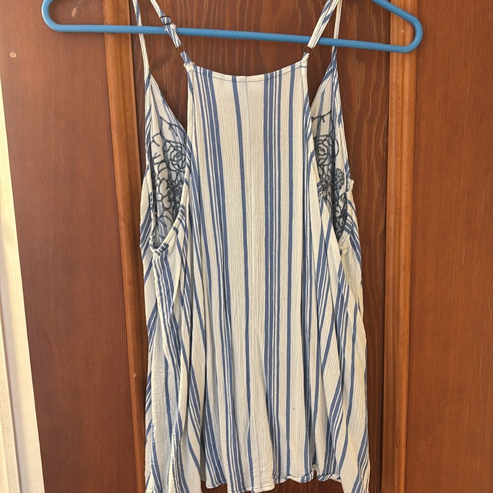 Luq Rachell Embroidered Top - Size M - Picture 3 of 5